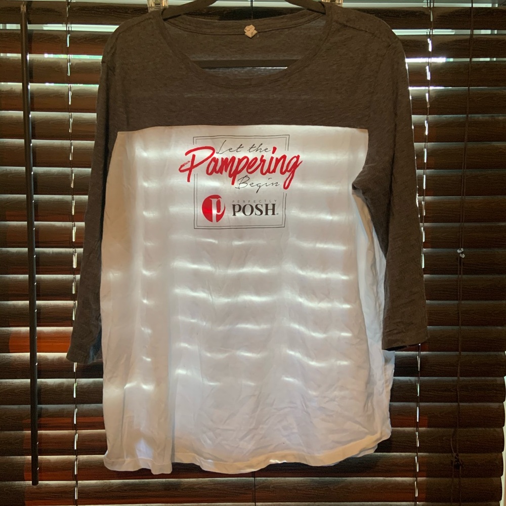 Perfectly Posh Consultant Shirt Size XXL